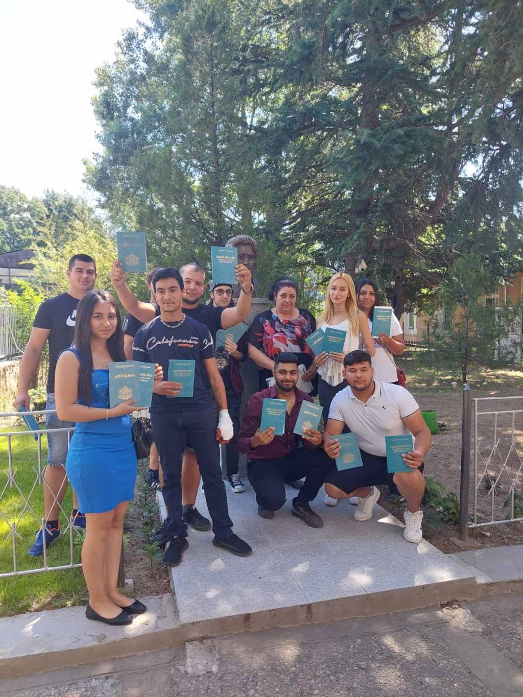 Дипломиране на випуск `22 г. - ПГЖПТ Христо Смирненски - Карлово