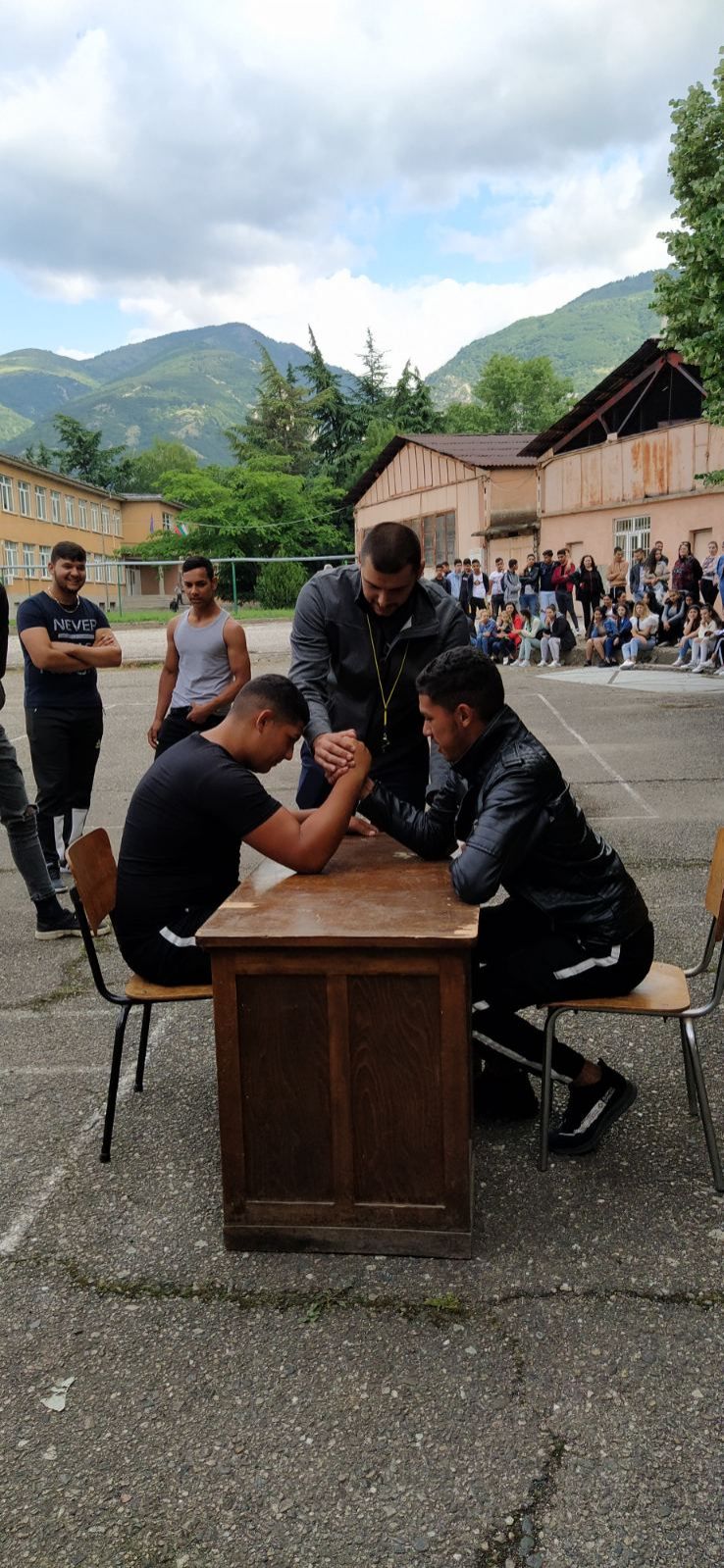 Спортен празник - ПГЖПТ Христо Смирненски - Карлово